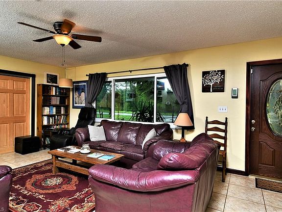 4th image of 1009 Highland Ave
