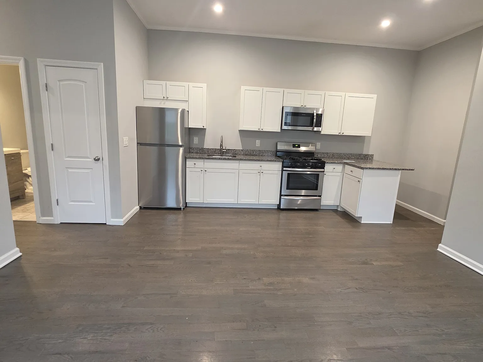 3 bed, $2,100 — Photo 1
