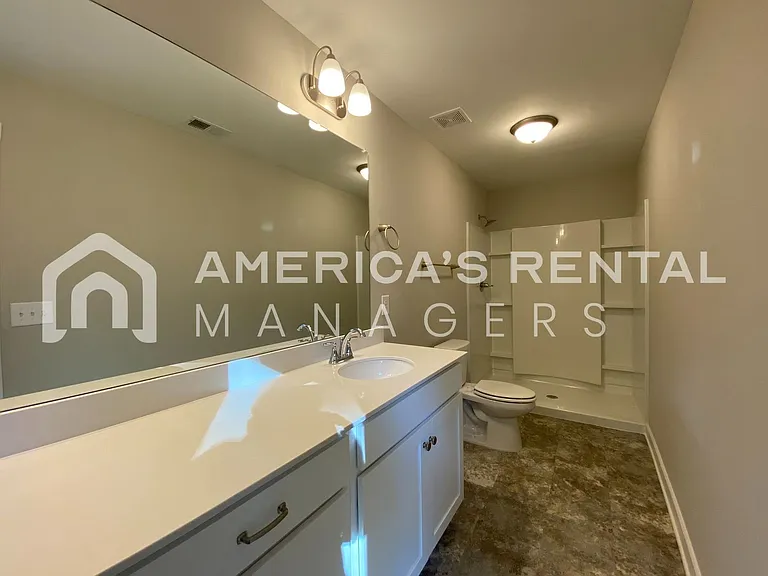 7940 Saint James Dr — Photo 20