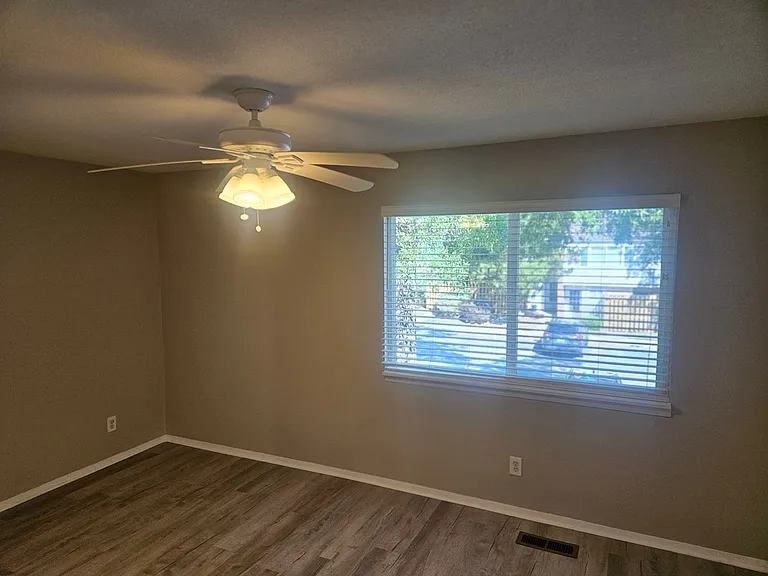 220 Elizabeth St #A14 — Photo 10