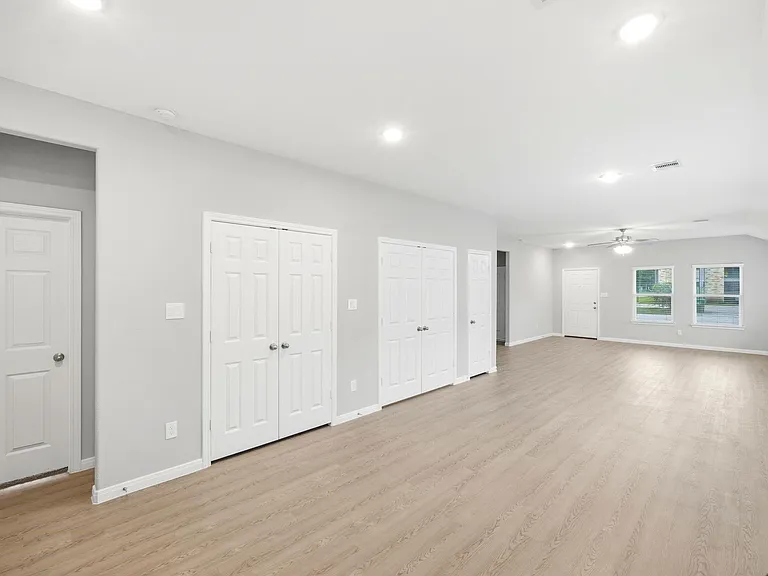 815 Jefferson Ave — Photo 17