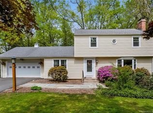 71 Winding Ln, Avon, CT 06001