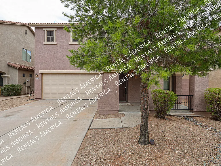 4563 E Oxford Ln — Photo 1