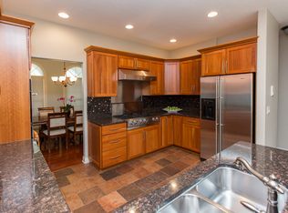 1216 Lake Ridge Dr, Cedar Falls, IA 50613