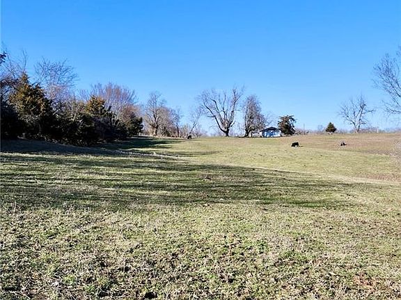 4th image of 1125 S Van Dyke Rd