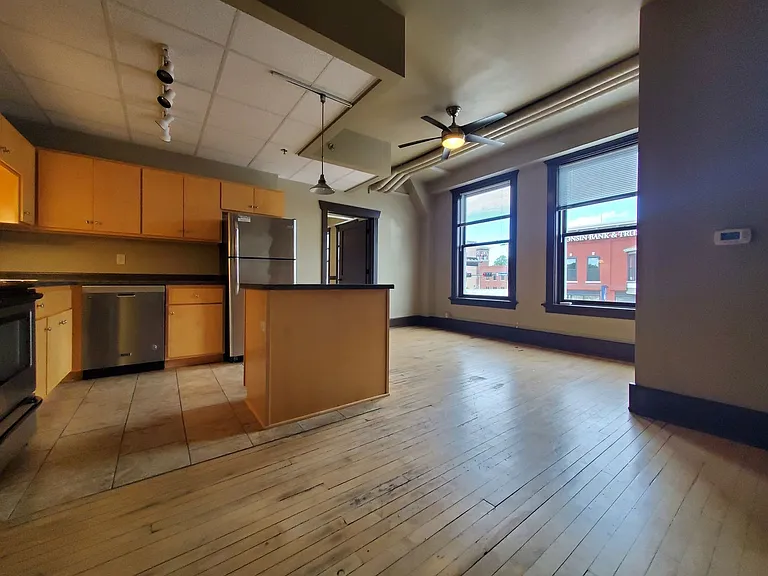 241 N Broadway — Photo 13