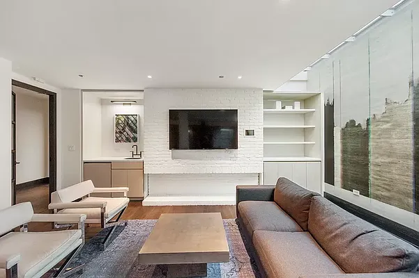 Rented by East West Realty Services Inc | media 27