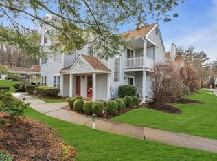 35 Homestead Ln, Lincoln Park, NJ 07035