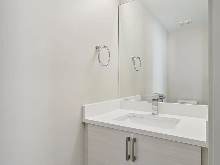 1386 Zenobia St — Photo 33