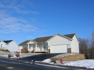 8870 Glacier Rd, Saint Bonifacius, MN 55375