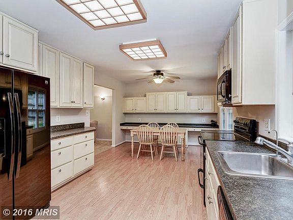 5th image of 17206 Amity Dr