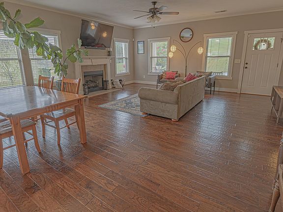 4th image of 1136 Baylor Ct