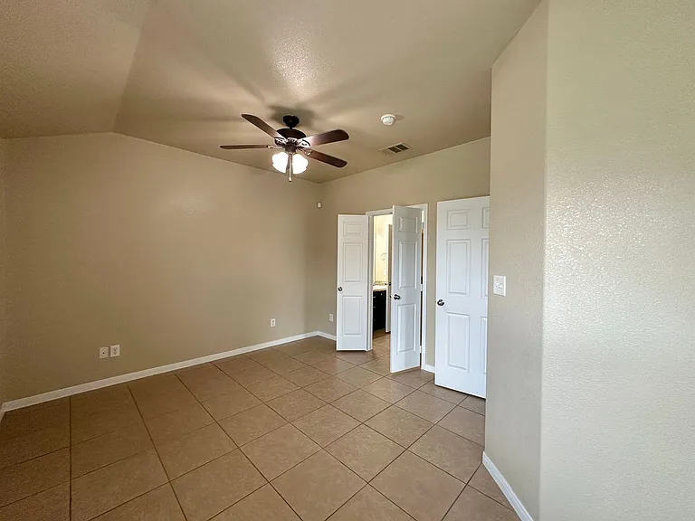 1306 Cavalry Ln — Photo 23