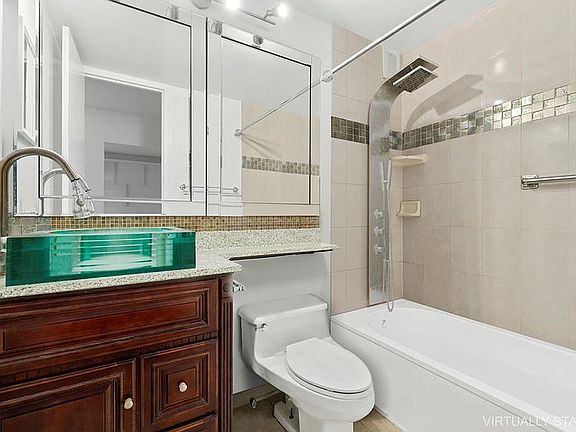 5th image of 301 W 57th St APT 5D