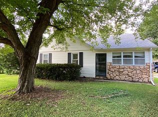 55 Matheny Rd, East Peoria, IL 61611