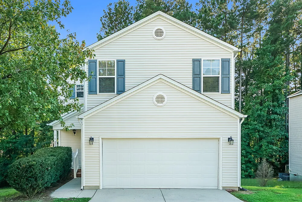 4 bed, 2.5 bath, 2523 sqft, $3,070 — Photo 1