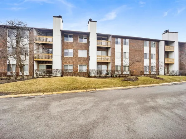 3085 Pheasant Creek Dr APT 212, Northbrook, IL 60062