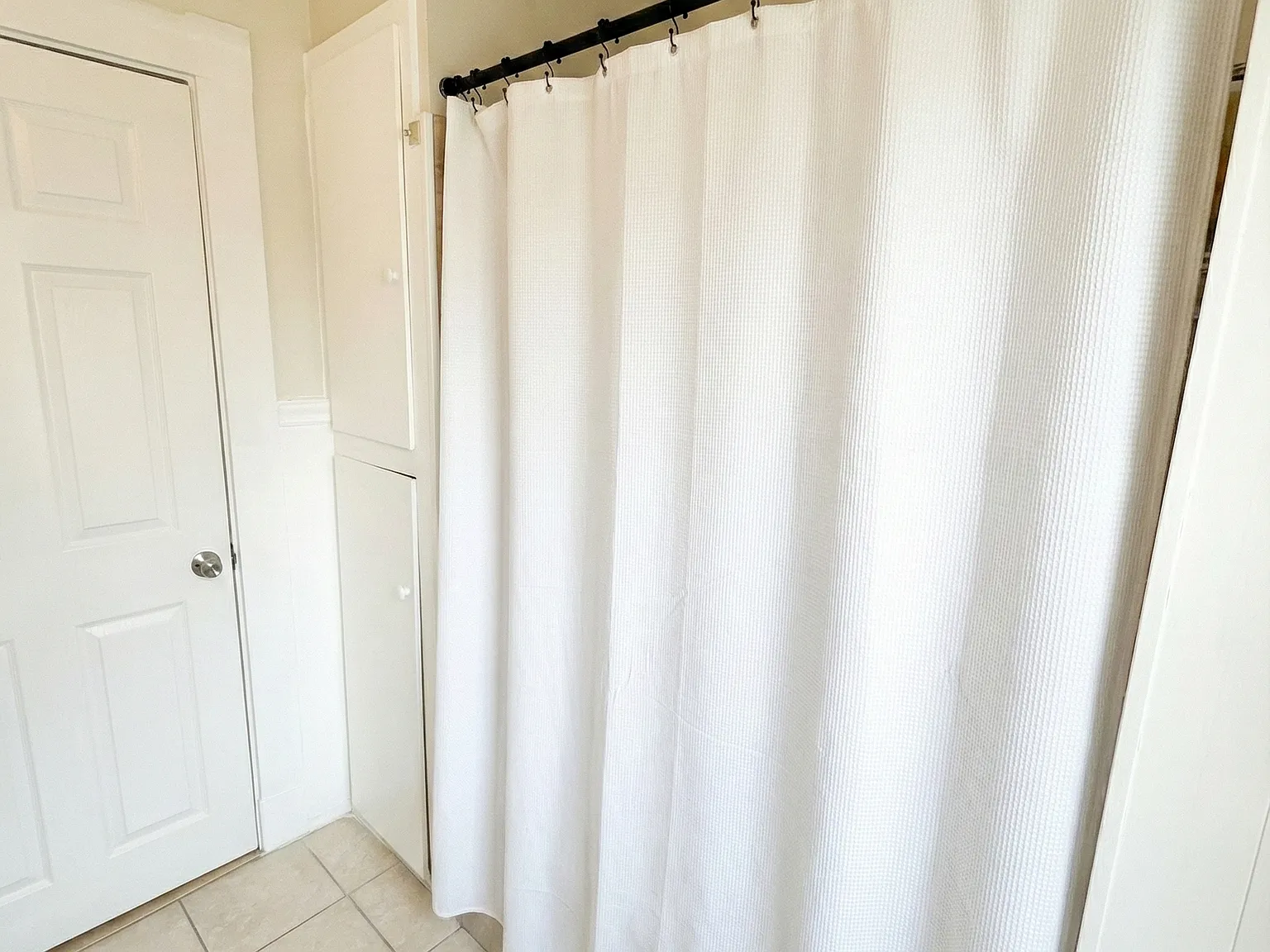 4 bed, 1.5 bath, $3,800 — Photo 4
