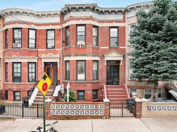 950 71st St, Brooklyn, NY 11228