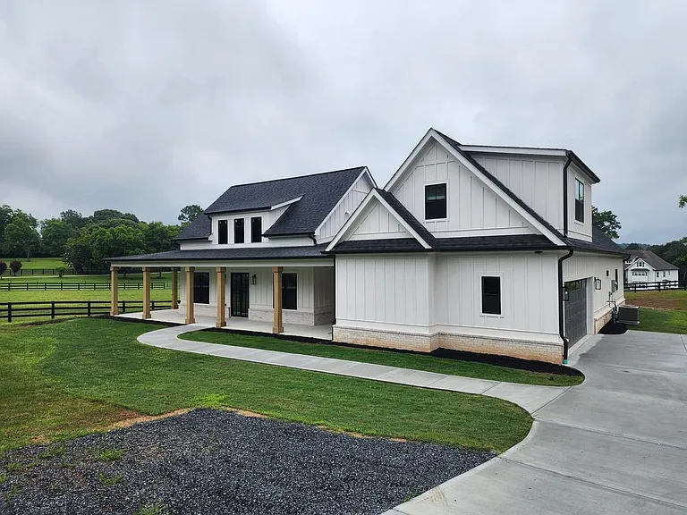 1580 Ace McMillian Rd — Photo 1