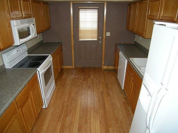 2nd image of 801 Richards Ave