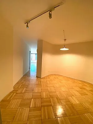 Rented by RELO REDAC INC. | media 11