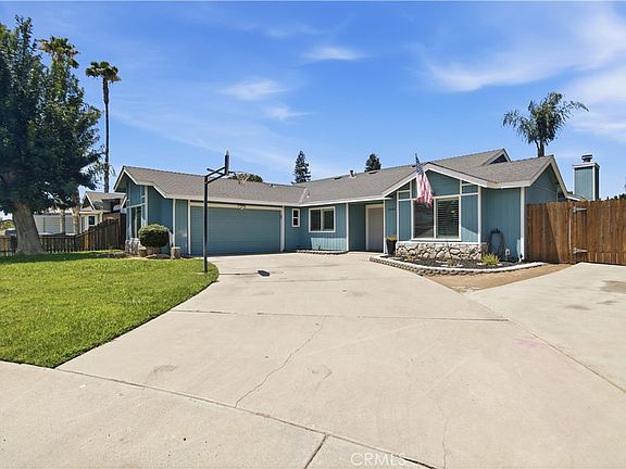2nd image of 1604 Acacia Ct