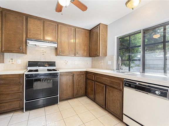 5th image of 5235 Village Circle Dr