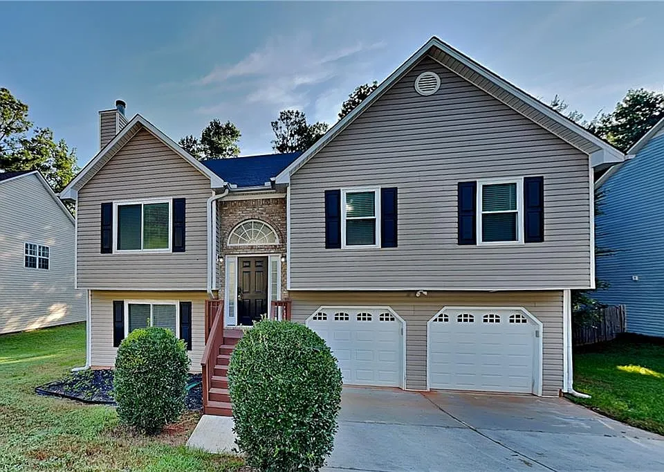 1050 Augusta Woods Dr