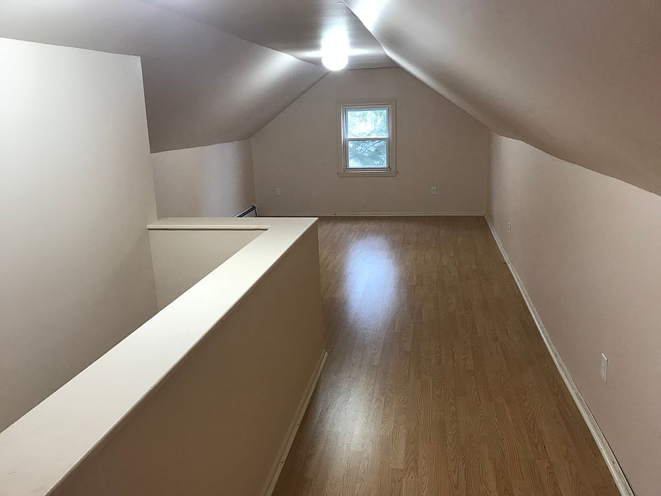 1st image of 631 Maria St