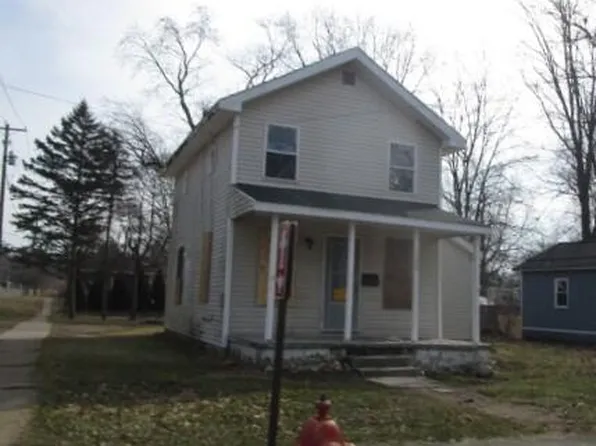 1200 4th St, Three Rivers, MI 49093