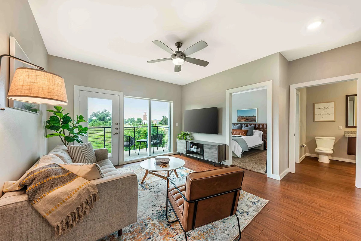 Photo 2 of 27 - The View at Cedar Park - Cedar Park, TX Spacious Floorplan - The View at Cedar Park