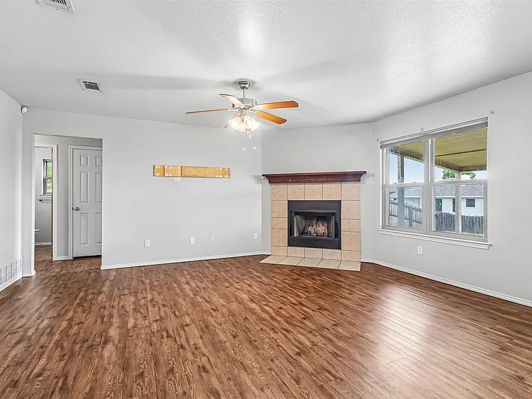 1309 Marlee Cir — Photo 8