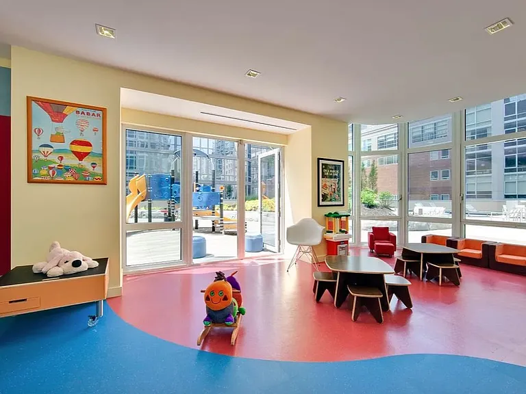 555 W 59th St #15C — Photo 19