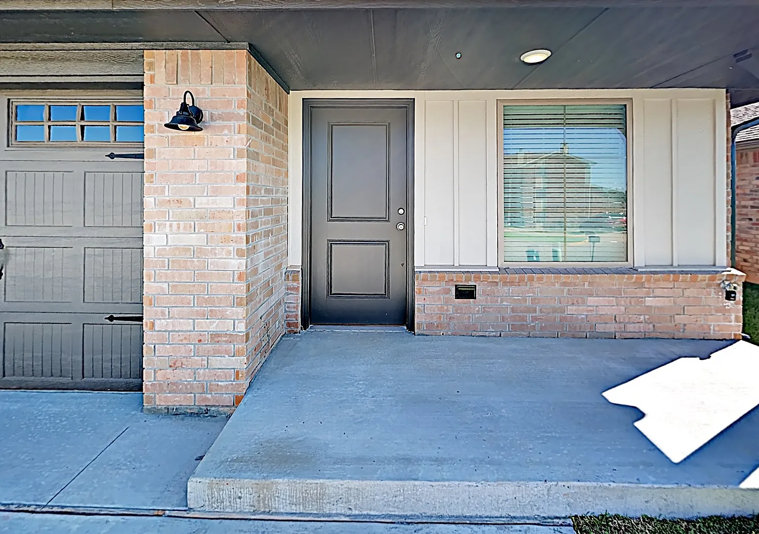 2 Bedroom 2 Bathroom 1 Car Garage Duplex with upgrades located off Broadway Extension, a short di... — Photo 2