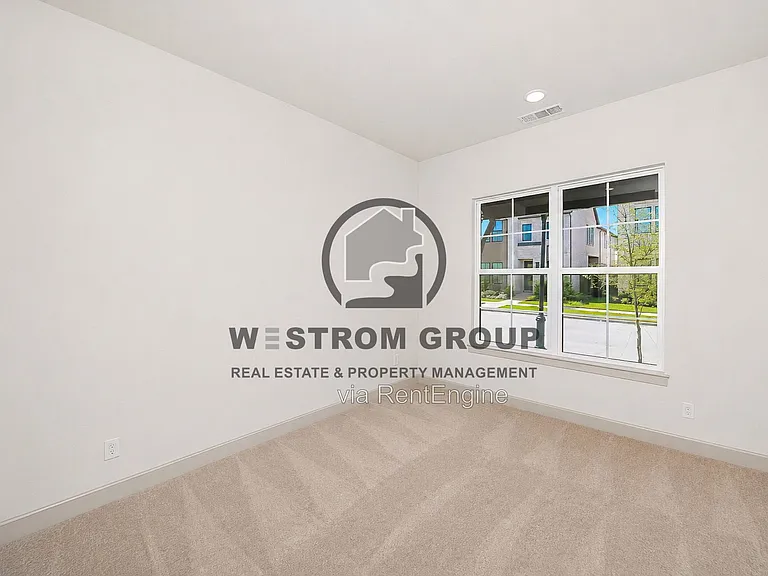 320 Walker Pkwy — Photo 16