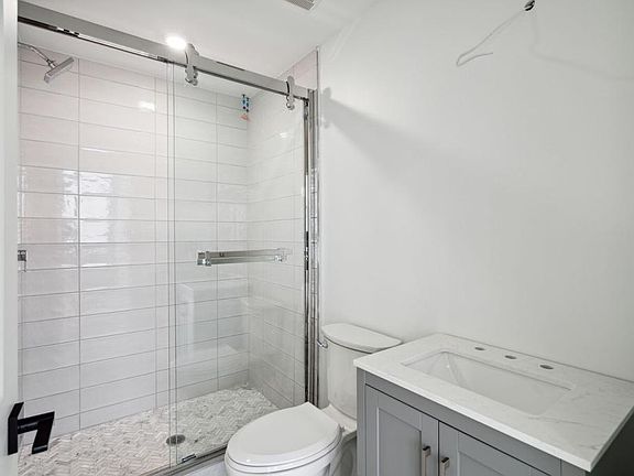 5th image of 1114 E Berks St #304