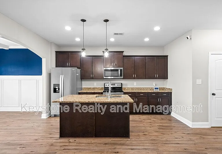 1236 Winterset Dr — Photo 4