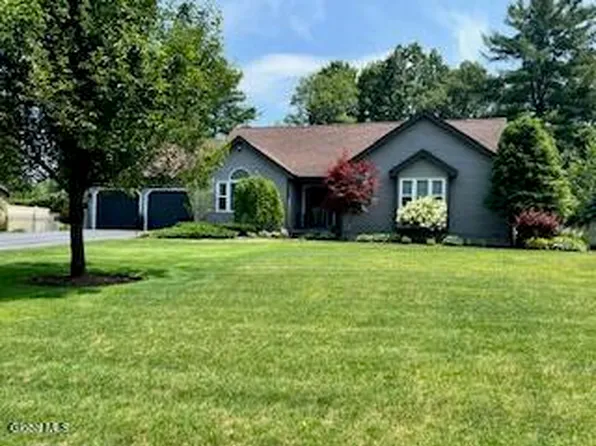 19 Pinion Pine Lane, Queensbury, NY 12804