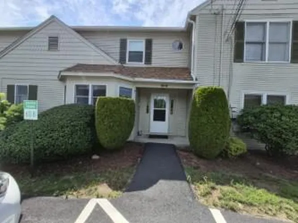 60 Saddle Grn #B, North Providence, RI 02904