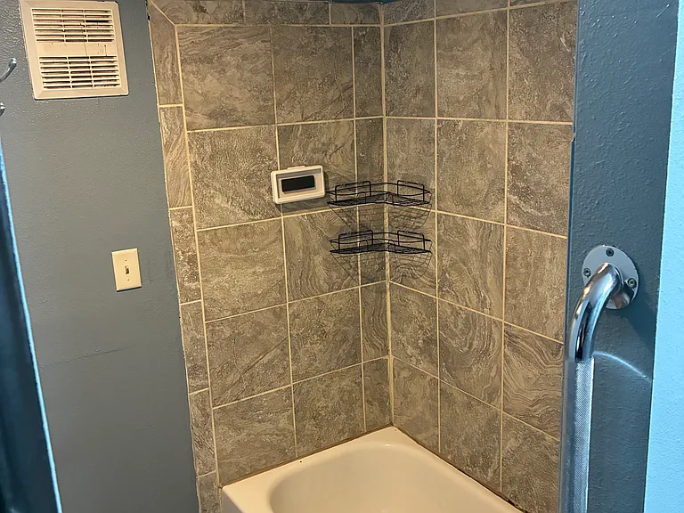 206 Elm St #B — Photo 2