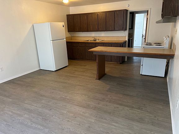 2nd image of 1117 W 4th St APT 5