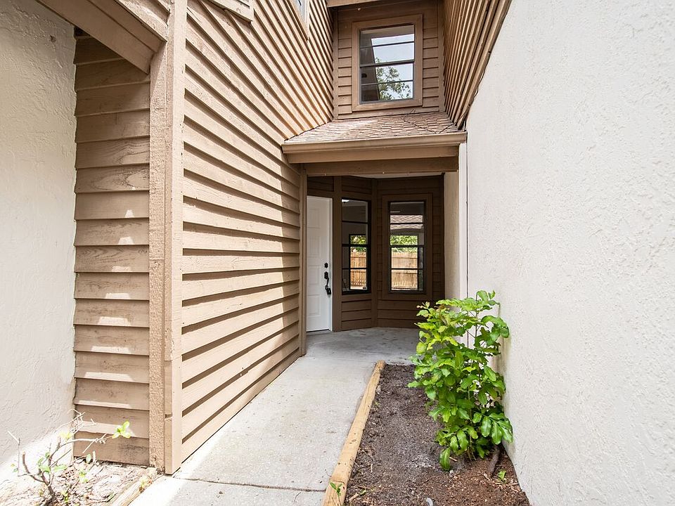 1st image of 213 Lighthouse Ct