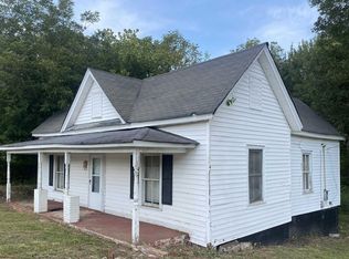 312 E Hampton St, Laurens, SC 29360