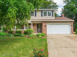 2301 Pepper Valley Dr, Geneva, IL 60134