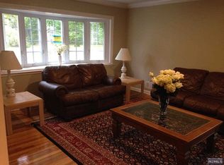 525 Lynn St, Ridgewood, NJ 07450