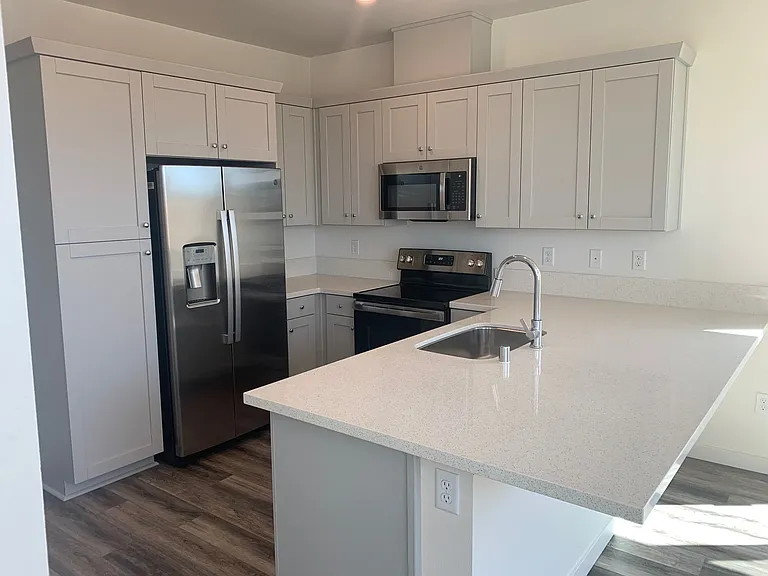 2261 Milano Trl — Photo 6