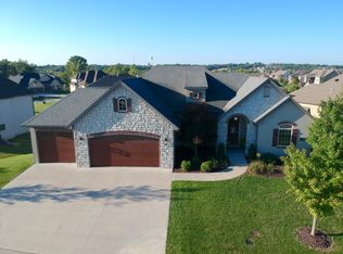 4100 Blue Hollow Dr, Columbia, MO 65203