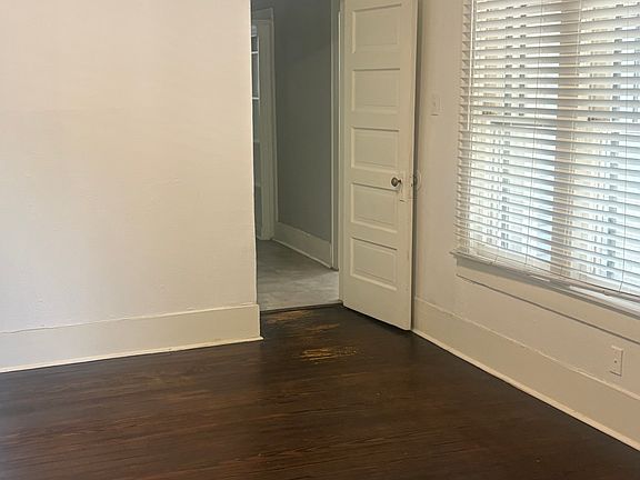 Dining room or office space