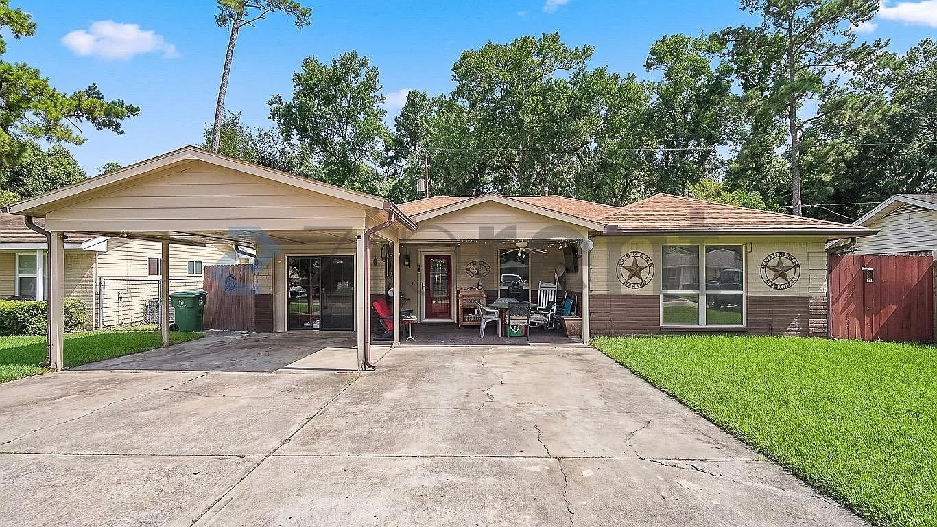 4 bed, 1.5 bath, 1475 sqft, $2,529 — Photo 2